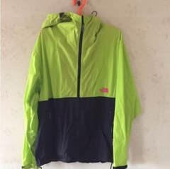 マウンテンパーカーのサムネイル