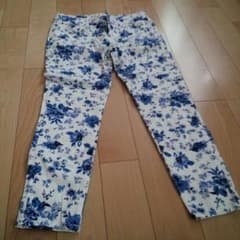 花柄のパンツです。のサムネイル