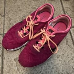 プ*ヴ様 NIKE ナイキ　レディース　スニーカー　女の子のサムネイル
