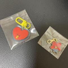 bt21 tata 連結チャーム アクリルチャームのサムネイル