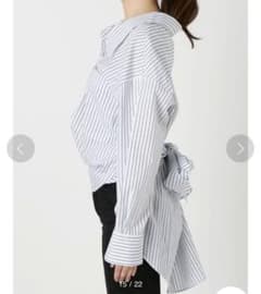 【美品】EMODA ツイストウエストマークシャツのサムネイル