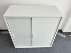 送料込・美品】スチール書庫 引戸書庫 3段 鍵付 ホワイト 引違い書庫