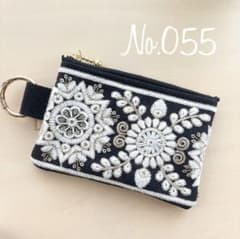 No.055 インド刺繍リボン フェイクレザーミニポーチのサムネイル