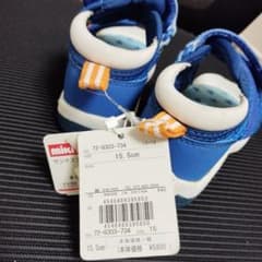 元値5800円！新品未使用ミッキーハウスサンダル 15.5cm 青のサムネイル