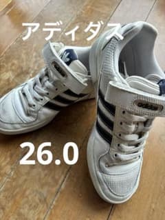 ✨値引き✨adidas スニーカー ホワイト/ネイビーのサムネイル