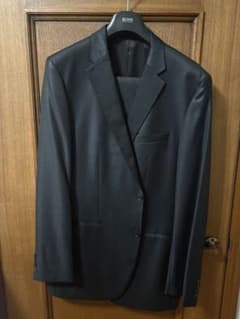 未着用 BOSS HUGO BOSS スーツ上下 50（US40R）光沢ブラック 未着用 BOSS HUGO BOSS スーツ上下 50（US40R）光沢ブラック - メルカリ