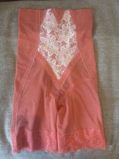 LA-LA ボディスーツ ブラック ピンク レース【セール中】 ブラック レースボディースーツ | La Perla （ラペルラ）