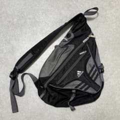 00s アディダス　スリングバック　上海製　モノトーン　Y2K テック系 00s Adidasスリングバッグショルダーy2kテック シティボーイノームコア