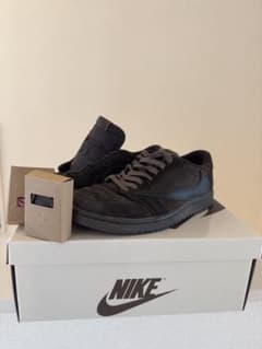 Travis Scott × Nike Air Jordan 1 Lowのサムネイル