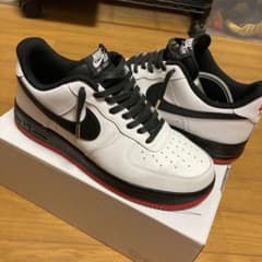 NIKE AIR FORSE1のサムネイル