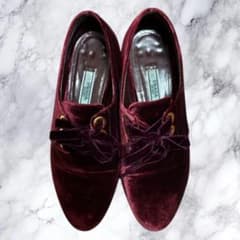 美品 PRADA バーガンディ ベルベット ローファー - メルカリ