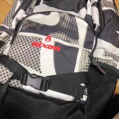 ニクソン リュックのサムネイル