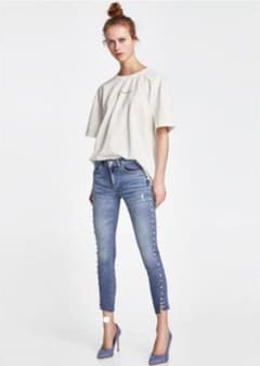 りりママ様♡ZARA♡パールデニム 36サイズのサムネイル