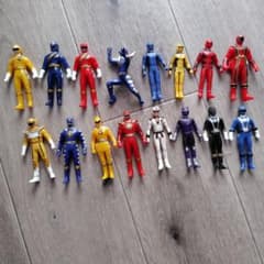 戦隊ヒーロー フィギュア 16体セット - メルカリ