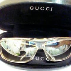 もこ太郎様　専用　115 GUCCI　made in italyケース付のサムネイル