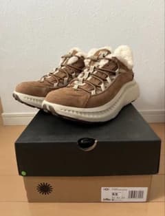 UGG スエードファースニーカー 厚底 9.5 - メルカリ