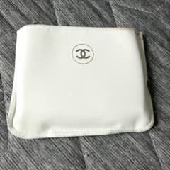 CHANEL エクラ プルミエ コンパクト BD01 ファンデーションのサムネイル
