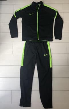 ナイキ NIKE ジャージ上下+Tシャツ ジュニア160のサムネイル