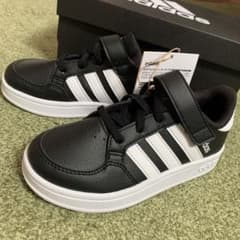 adidas キッズスニーカー　17㎝のサムネイル