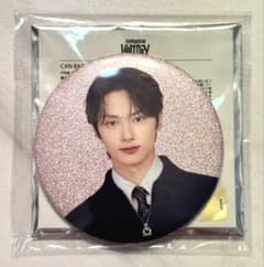 SEVENTEEN セブチ ペンミ HOLIDAY 缶バッジ ジュン - メルカリ