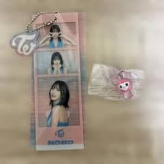 TWICE MOMO めじるしチャーム　フォトキーホルダーのサムネイル