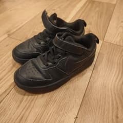 Nike ブラック スニーカー US 13C 19センチのサムネイル