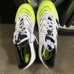 adidas PREDATOR サッカーシューズ ホワイト/イエロー - メルカリ