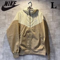新品 ナイキ NIKE ウィンドパーカー ナイロンジャケット　DA0002