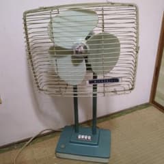 昭和レトロな扇風機 三菱 お座敷扇風機 RM-10A 25cm 青嵐 - メルカリ