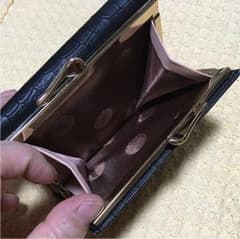 三つ折り財布のサムネイル