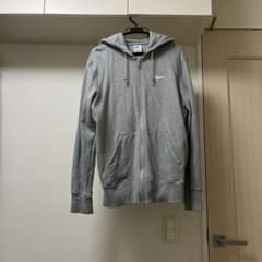 NIKEのジップアップパーカーのサムネイル