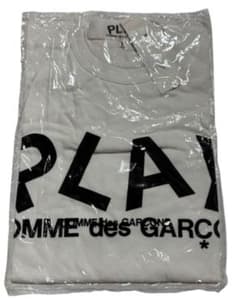 アーカイブ00sデッドストック新品プレイ コムデギャルソン ガチャ ロゴTシャツのサムネイル