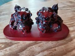 赤色 木製 獅子像 置物 台座付き - メルカリ