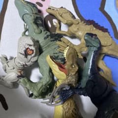 美品 ジュラシック・ワールド 恐竜 4点セット トイザらス限定 スピノサウルス