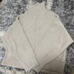 14.ベージュニット　セーター　タートルネックのサムネイル