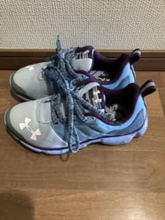 アンダーアーマースニーカーのサムネイル