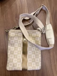 COACH ショルダーバッグ シグネチャー柄のサムネイル