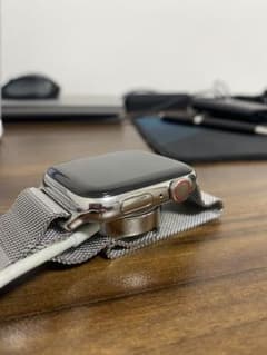 Apple Watch シリーズ4 GPS + Cellularモデル　44mmのサムネイル
