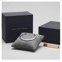 DANIEL WELLINGTON バングル シルバーのサムネイル