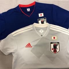 【サッカー日本代表】ホーム＆アウェイ ユニホームTシャツセットのサムネイル