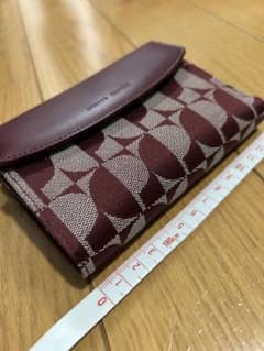 【新品】pierre cardin 二つ折り財布のサムネイル