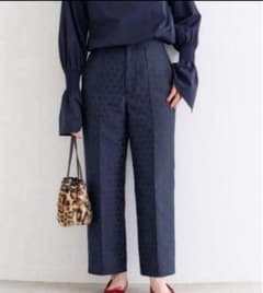 ⭐️極美品　ドットジャガードペグトップパンツ　ネイビー　サイズ36のサムネイル