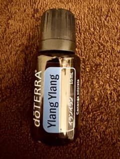 新品未使用！ドテラdoTERRAイランイラン エッセンシャルオイル 15ml