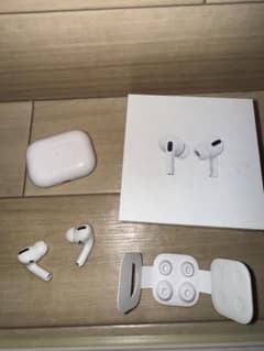 Apple AirPods Pro 本体 充電ケース付き MLWK3J/Aのサムネイル