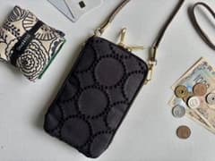 再入荷❗️【スマホショルダー】ミナペルホネン タンバリン チャコール×ブラック 再入荷❗️【スマホショルダー】ミナペルホネン タンバリン チャコール