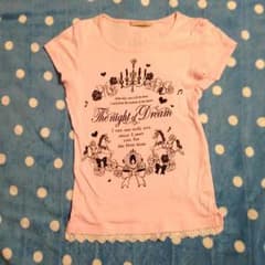 ピンクのTシャツのサムネイル