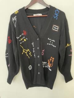 FURFUR メッセージ刺繍カーディガン - メルカリ