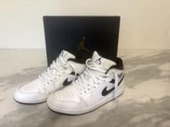 【美品25.5㎝】NIKE エアジョーダン1 ミッドのサムネイル