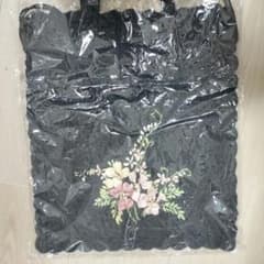 再値下げ　新品未使用トートバッグ（35✕30）刺繍入のサムネイル