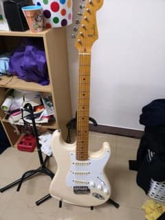 fender japan st71のサムネイル